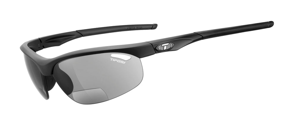 Tifosi Veloce Matt Black Smoke Reader +2.0 briller med mat sort stel og røgfarvede linser, designet til komfort og stil.