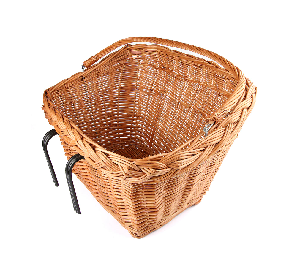 Bikepartner håndlavet fletkurv i rattan. Mål: 44x33x21cm, vol. 26 L, vægt: 1,1 kg Kurven har ekstra & forstærkede kroge.