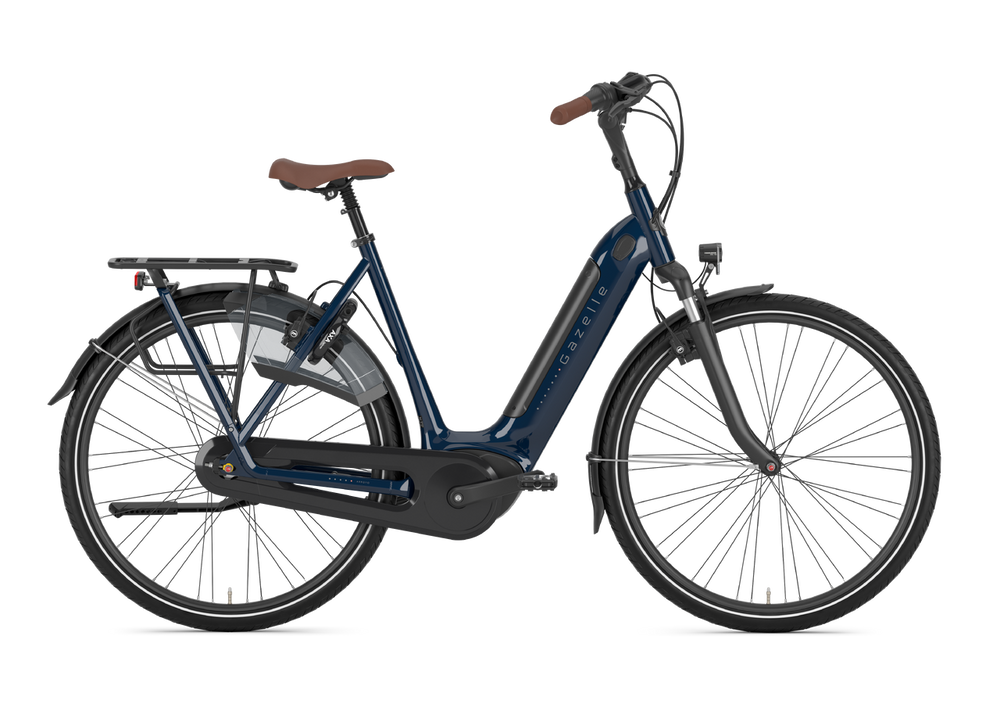 Gazelle Arroyo C7 Elite Dame Navy Blue 2025 cykel i elegant marineblå farve, set fra siden med kurv og bagagebærer.
