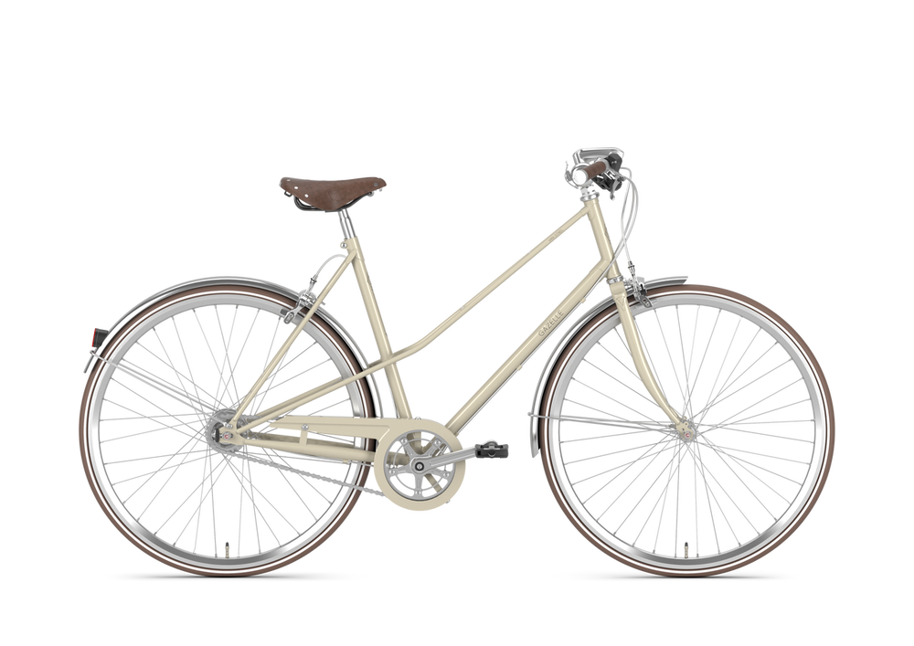 Gazelle Van Stael Dame Caramel Khaki 2025 cykel med retro design og brune læderdetaljer, set fra siden.