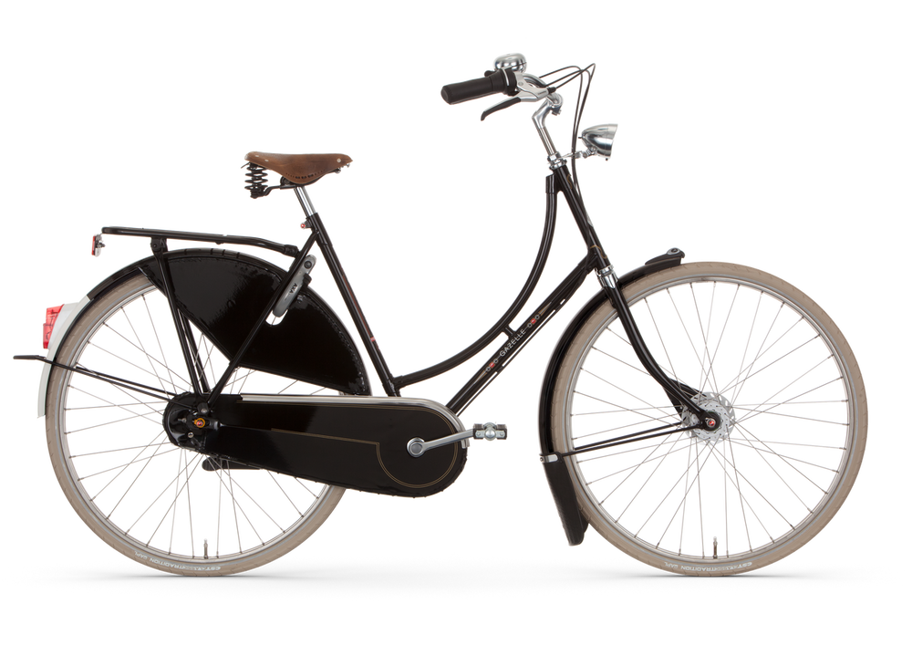 Gazelle Tour Populair C7 Dame Black 2025 cykel med klassisk design og sort farve, set fra siden.