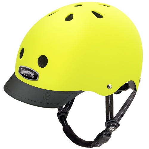 Cykelhjelm Nutcase GEN3 Super Solids Lightning i farverne blå og gul med lynmønster, designet til at sikre høj synlighed og sikkerhed under cykelture.