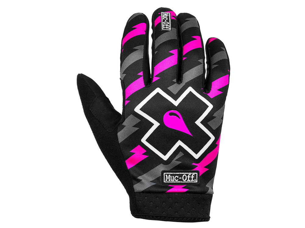 Hånd i Mucoff MTB Glove Bolt, der viser det slidstærke og fleksible design til mountainbike-entusiaster.