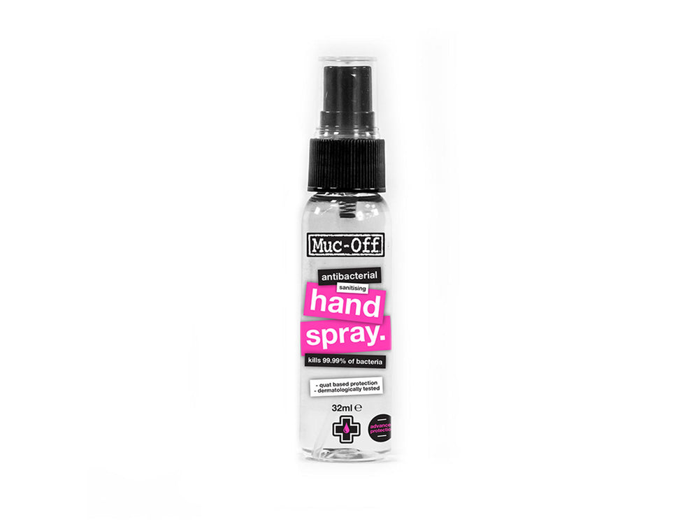 Mucoff Antibacterial Sanitising Hand Spray i en praktisk flaske, designet til at desinficere hænder og dræbe bakterier, ideel til brug på farten.