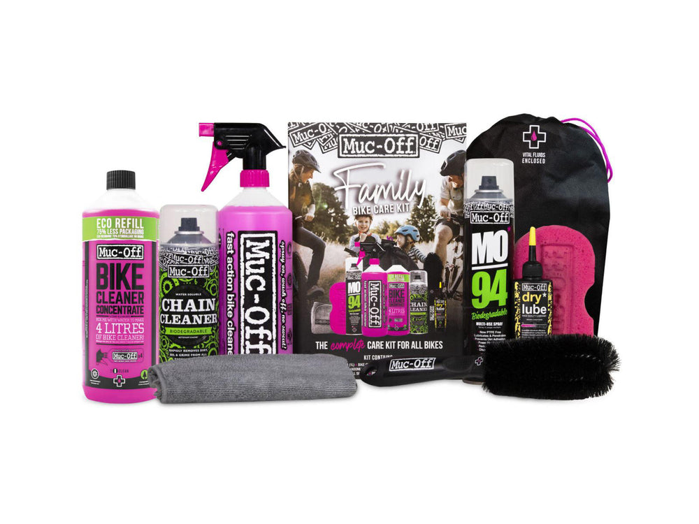 Billede af Mucoff Family Cleaning Kit, der inkluderer forskellige rengøringsprodukter til effektiv og sikker rengøring af dit hjem.