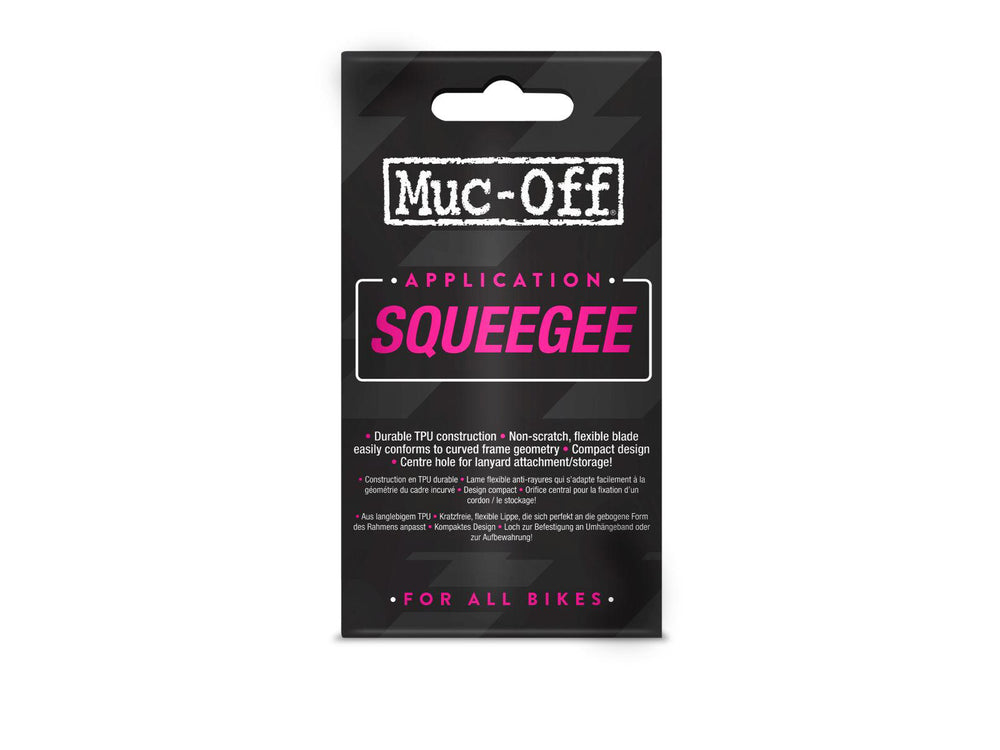 Muc-Off Application Squeegee - en praktisk og holdbar squeegee designet til at påføre og fordele rengørings- og plejeprodukter jævnt på cykler og udstyr.