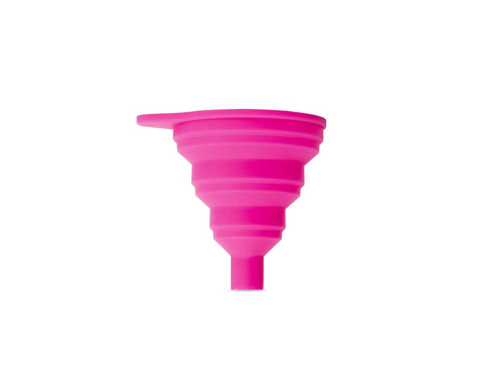 Billede af Mucoff Silicone Funnel Small i en lys blå farve, designet til nemt at hælde væsker med en fleksibel og praktisk tragtform.