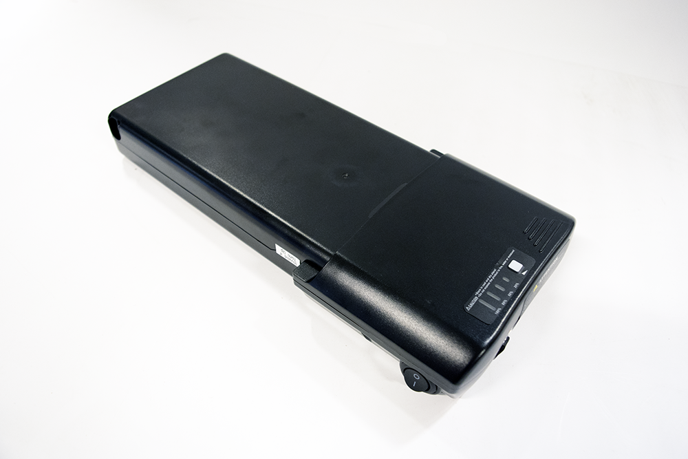 Batteri 36V, 10.4AH til E-Fly cykler, herunder Nova, Nova Max og Dutch, vist med klar baggrund og detaljeret design.