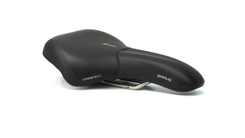 Sadel (unisex) fra Selle Royal model BRAVE. 60° kørestilling, Royal Gel, Cool Cover, Scuff Guards, Elastome & ICS. Stracciatella