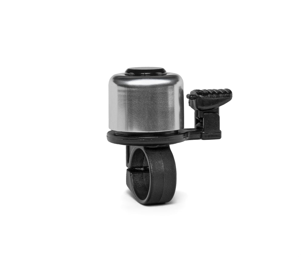 Bikepartner NUVO MINI klokke (sølv) i aluminium. Klokken leverer op til 80 dB og den vejer 27 gr. Leveres i displayboks til disken (20 stk.)