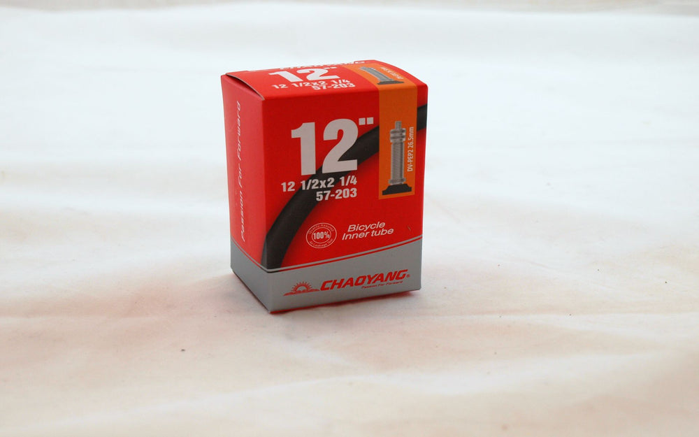 Chaoyang slange 12-1/2"x2-1/4 til Dunlop cykler, 26.5mm ventil, i sort farve, præsenteret på hvid baggrund.