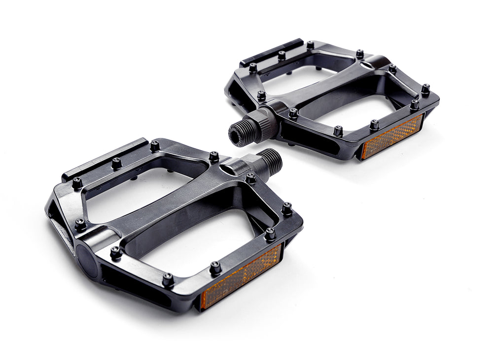 Bikepartner platform pedal alu. (sort) med udskiftelige pins. CrMo aksel, 9/16, 111x108 mm, vægt: 215 g