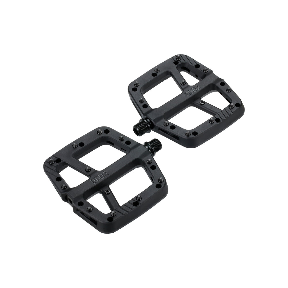 BBB Decoder pedal (9/16) udført i genanvendt kompositmateriale. Udskiftelige M3-stifter & & servicerbare lejer. Farve: Matsort, vægt: 399 g.