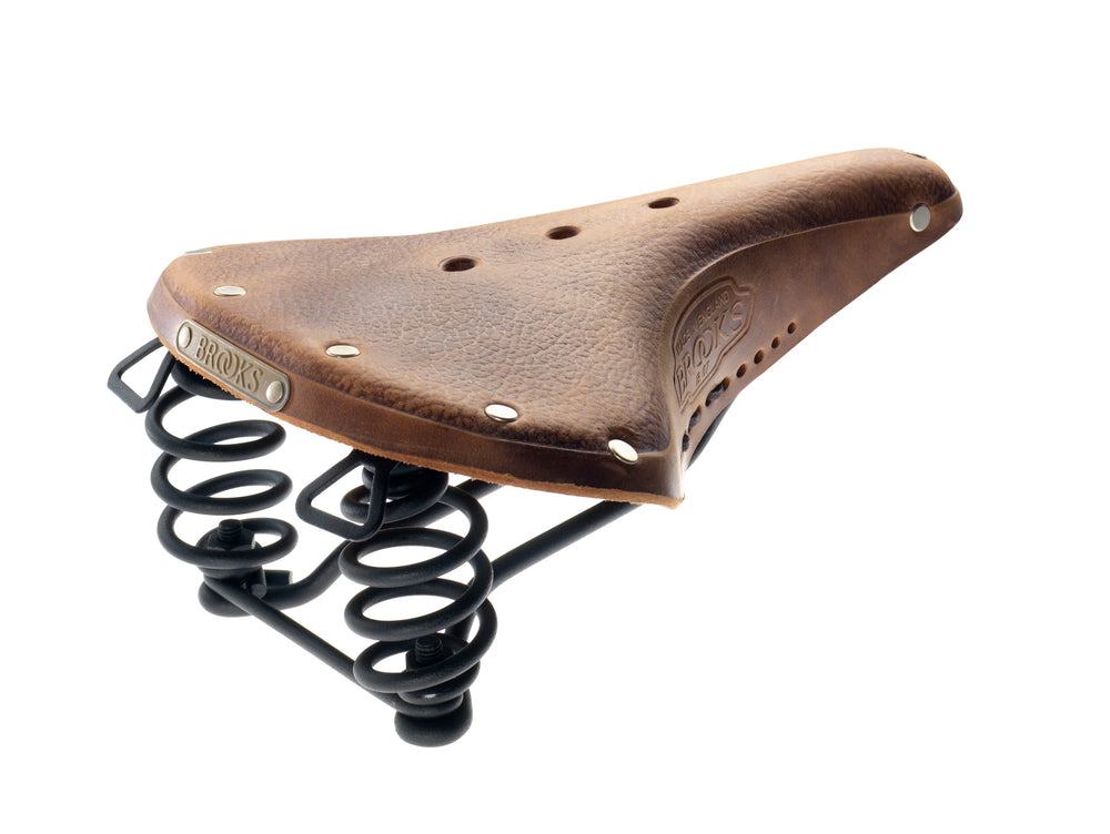 Brooks B67 herresadel i envejs ældet læder, der viser en klassisk design med synlige sømme og en naturlig patina.