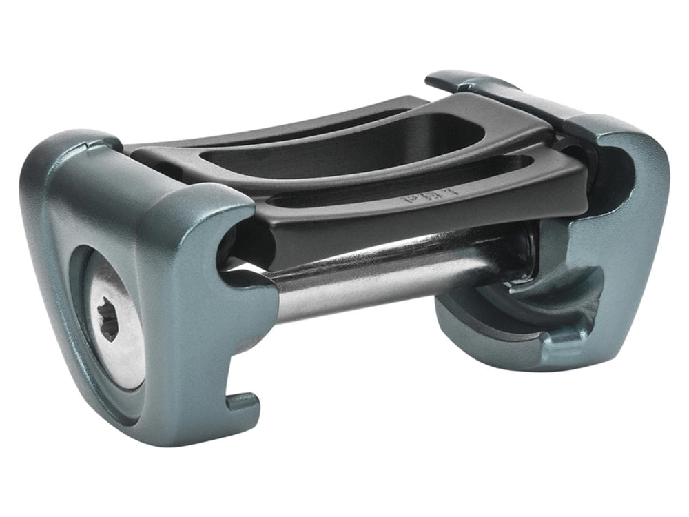 Billede af Crankbrothers seatpost rail kit, der inkluderer monteringsbeslag og skruer til cykelstole, designet til at sikre stabilitet og komfort under cykelture.