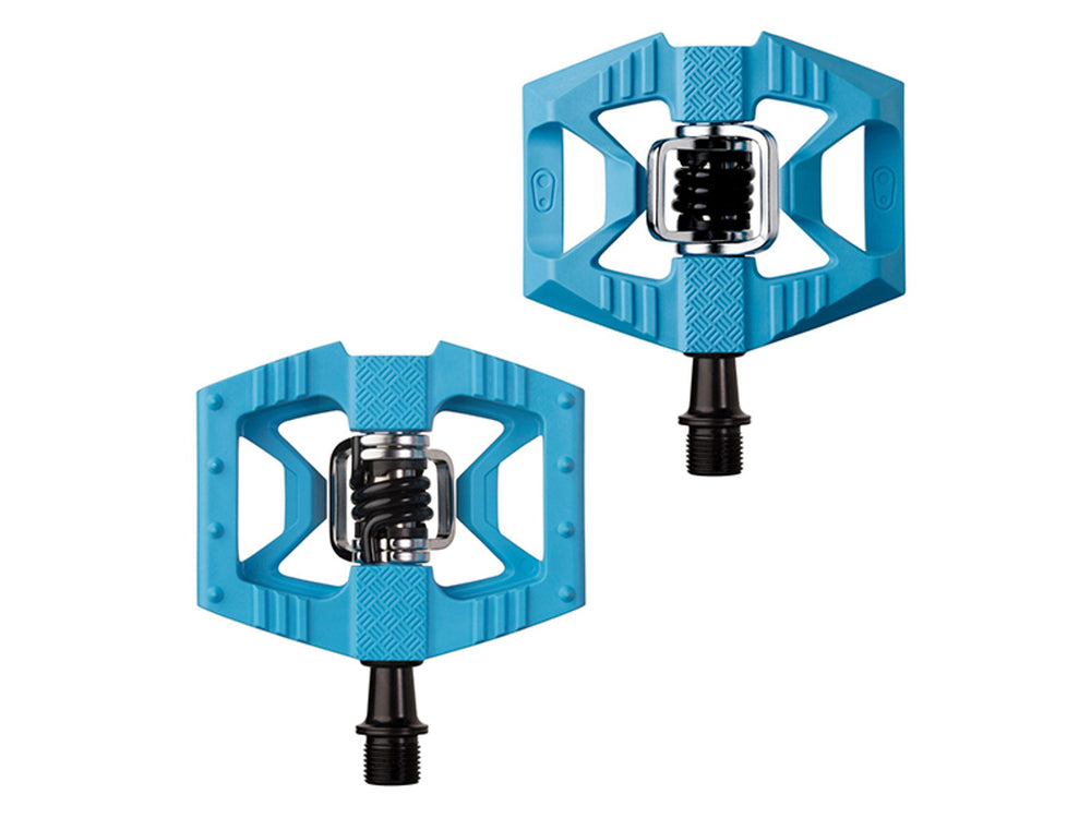 Billede af Crankbrothers Double Shot 1 pedal i sort, der viser dets robuste design og dual-sided funktionalitet til både klip og flade sko.