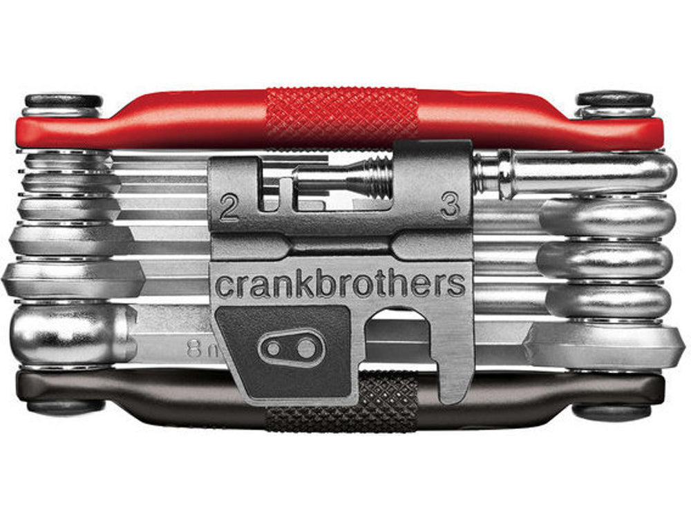 Multifunktionelt værktøj Crankbrothers M17 med 17 funktioner, inklusiv skruetrækkere, unbrakonøgler og en flaskeåbner, designet til cyklister.