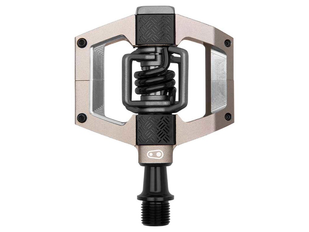 Billede af Crankbrothers Mallet Trail pedaler, der viser det robuste design med en sort finish og en bred platform, ideel til mountainbiking.