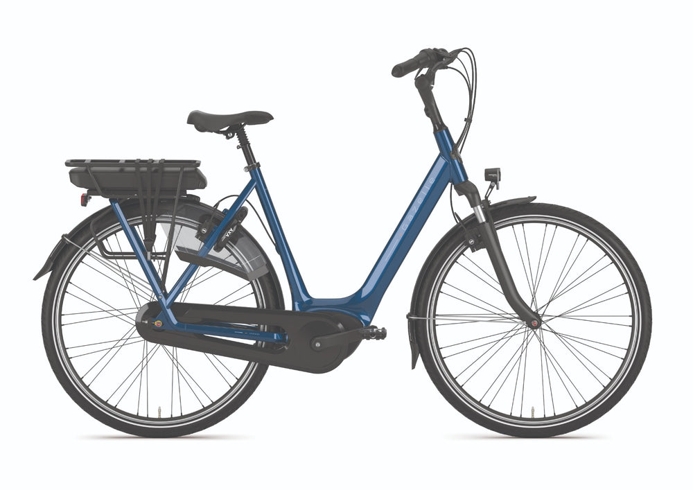 Gazelle Orange C7+ HMB cykel i farven Mallard Blue, størrelse L, stående på en græsplæne med en blå himmel i baggrunden.