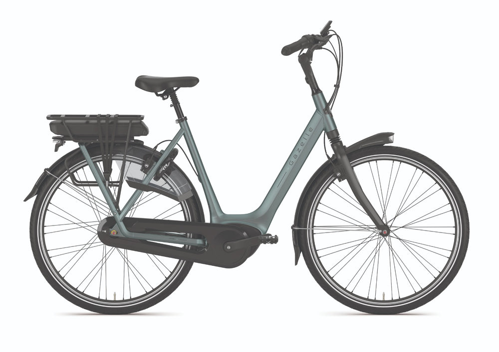 Billede af Gazelle Orange C8 HMB cykel i farven Twilight Green, størrelse L. Cyklen har et stilrent design med en komfortabel sadel og er ideel til både bykørsel og længere ture.