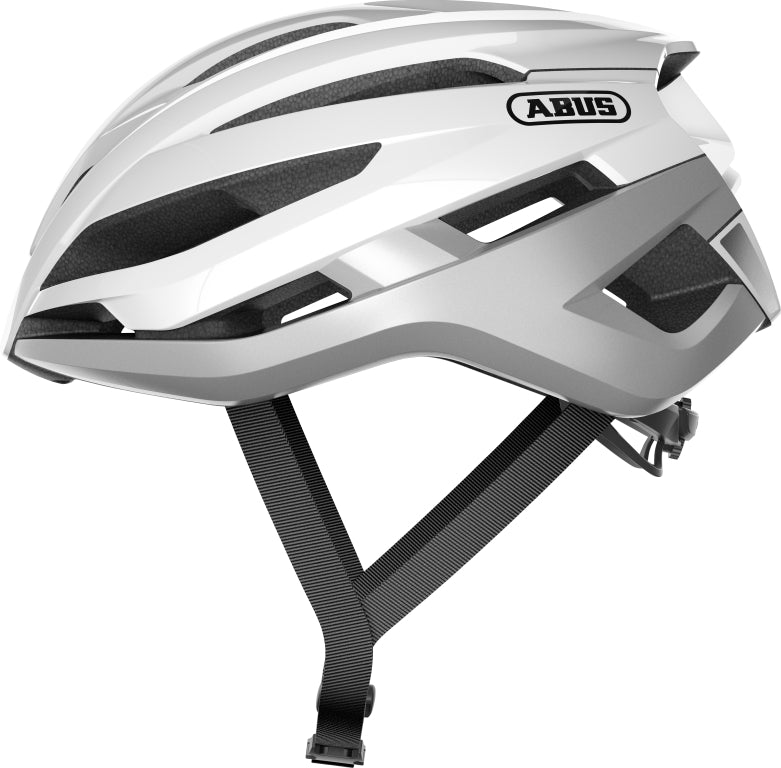 Cykelhjelm Abus StormChaser Polar White på en hvid baggrund, viser hjelmens design og farve.