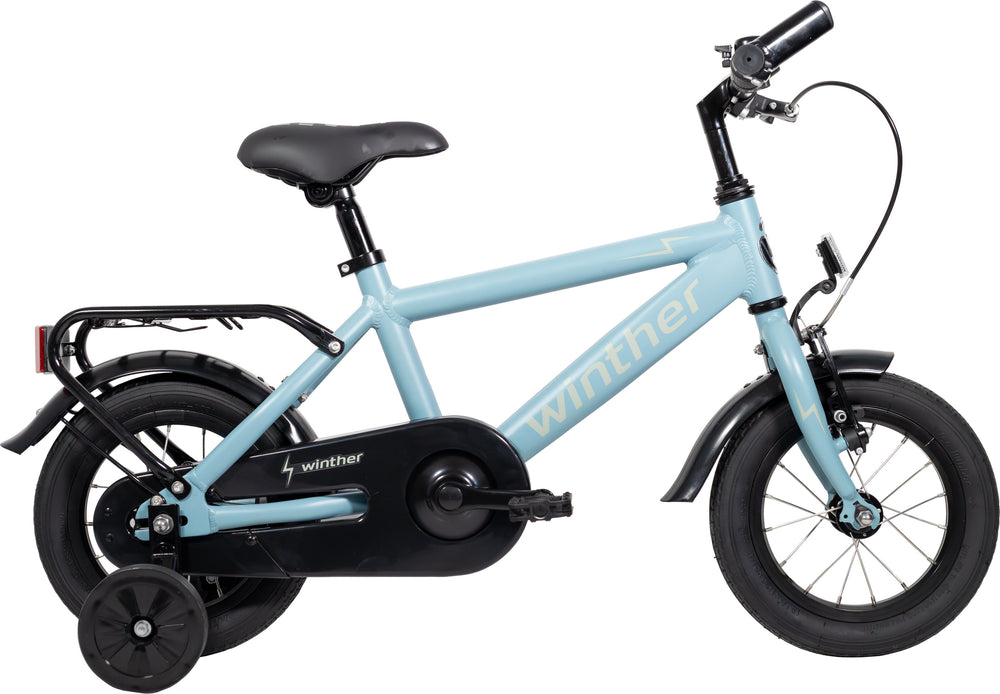 Winther 150 dreng blå cykel med robust stel og sorte hjul, perfekt til unge cyklister.