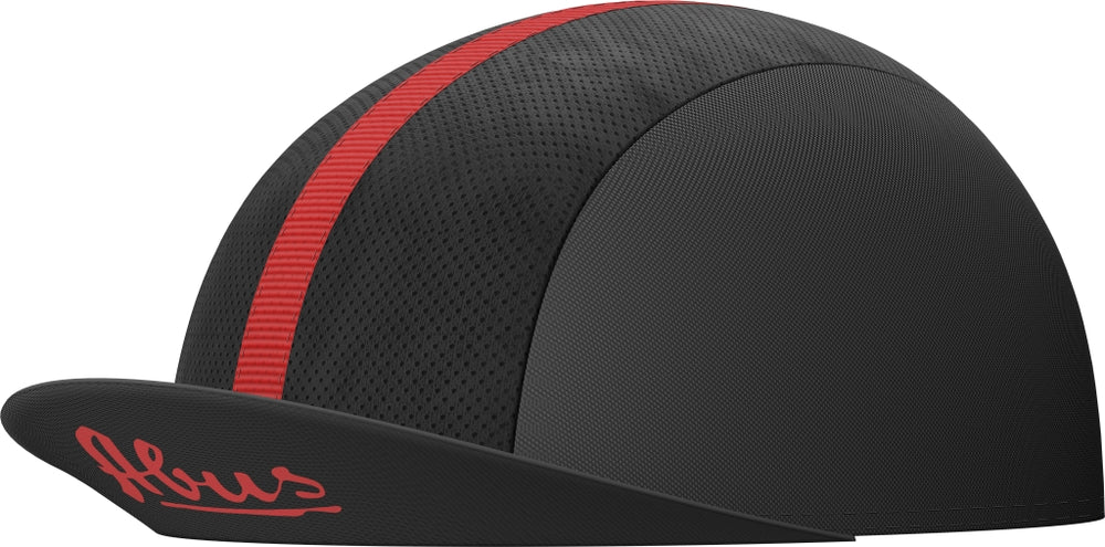 Sort cykelkasket med "Pedalatleten" logo, perfekt til efterårsløb. Produktnavn: Race Cap Autumn Black.