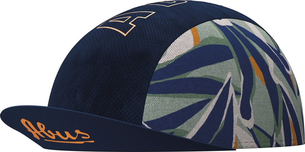 Race Cap Adventure Blue: Blå cykelkasket med sort skygge og hvidt logo, perfekt til cykelløb og eventyr.