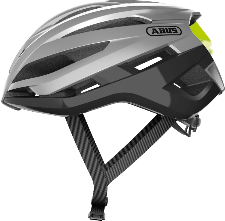 Cykelhjelm Abus StormChaser i sølv med aerodynamisk design, justerbar pasform og ventilationsåbninger.
