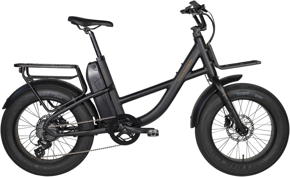 Centurion Roadie E Unisex Batt cykel med slankt design, sort stel og integreret batteri, set fra siden.