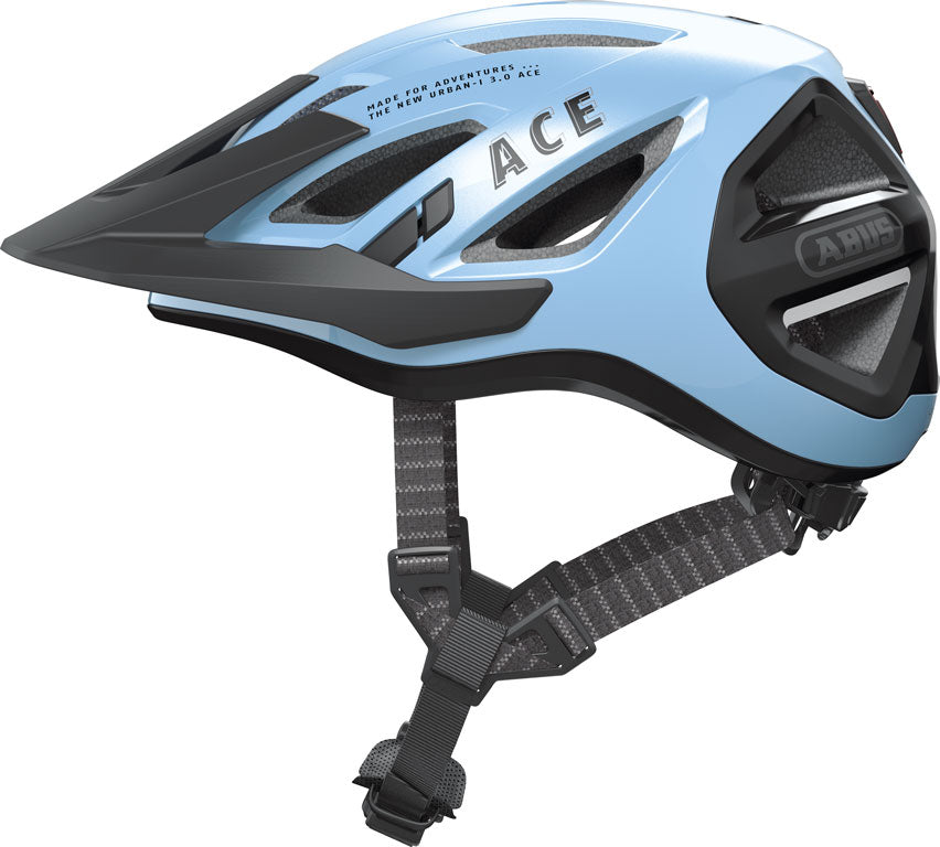 Urban-I 3.0 ACE Iced Blue cykelhjelm i en lys blå farve med moderne design og integreret LED-lys.