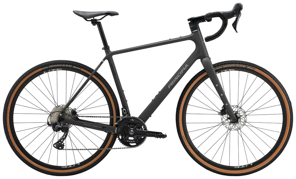 Sort Principia Gravel C20-24G Shimano GRX820 cykel med robust stel og terrængående dæk, ideel til grusveje.
