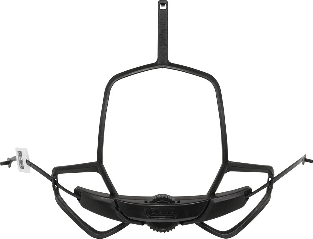 Produktbillede af en cykelhjelm fra Pedalatleten, sort med justerbar rem og ventilationshuller.